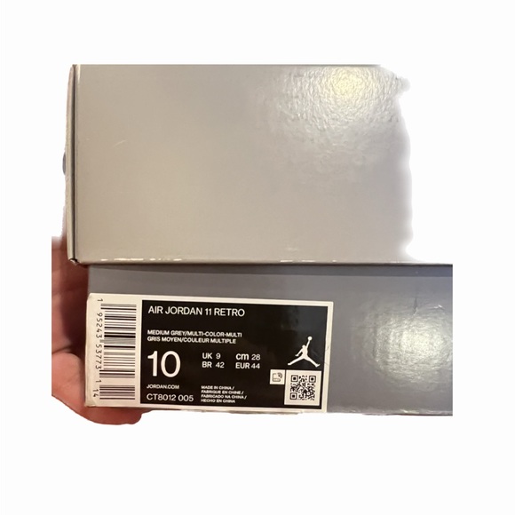 Jordan Retro 11 - Picture 3 of 4